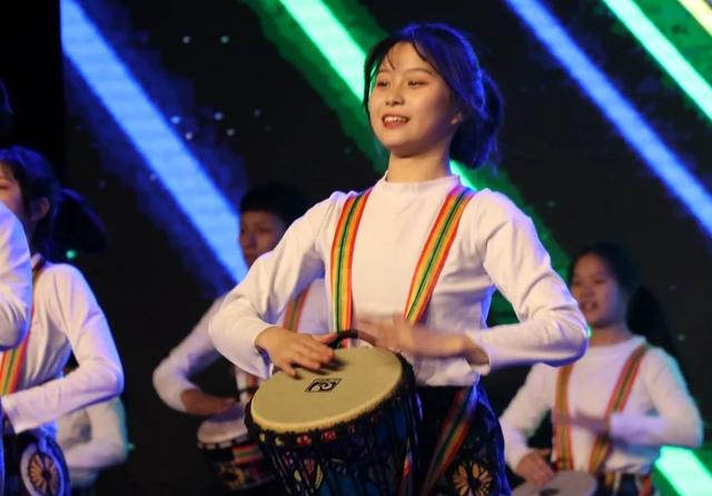 成都汽车类专业学校(成都外国语专业学校)