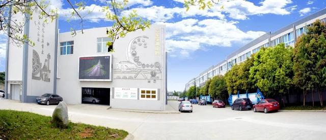 成都汽车类专业学校(成都外国语专业学校)