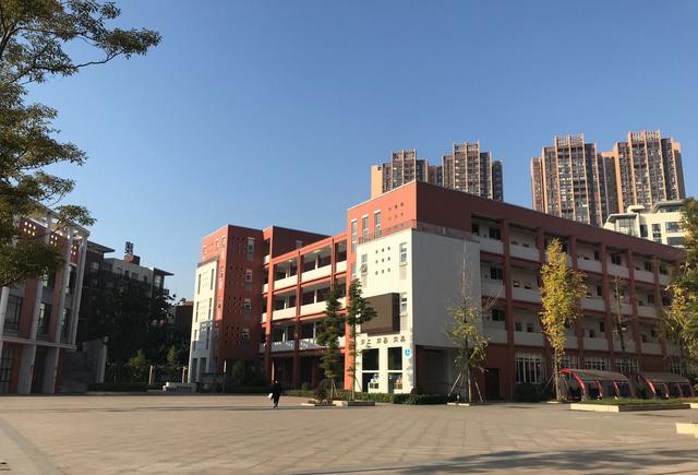 包含成都新都铁路技校的词条