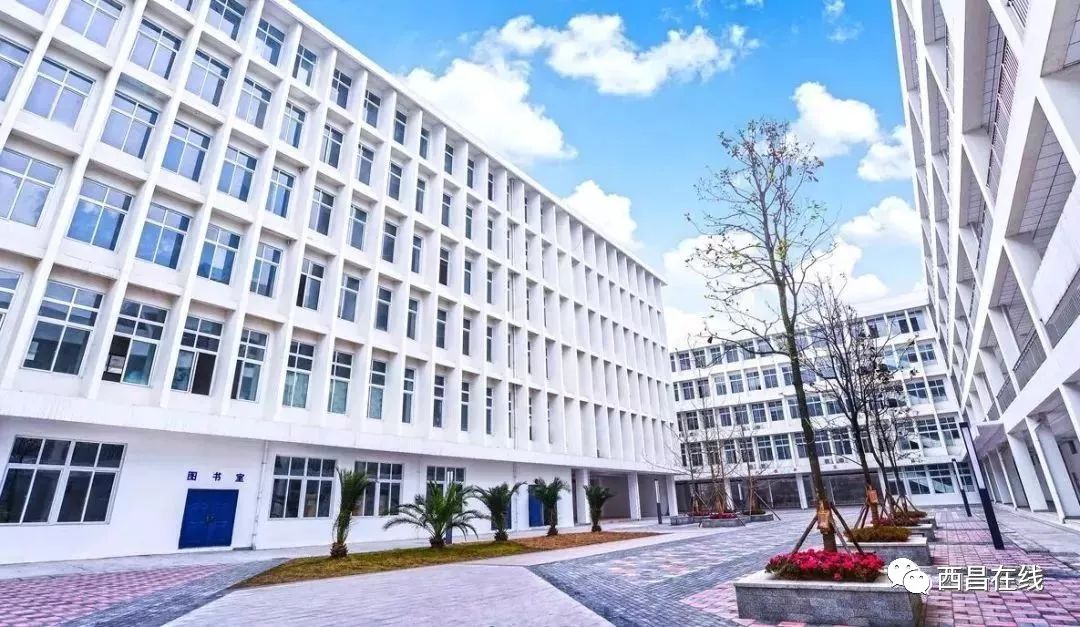 成都天府职业学校收费(成都天府航空职业学校)