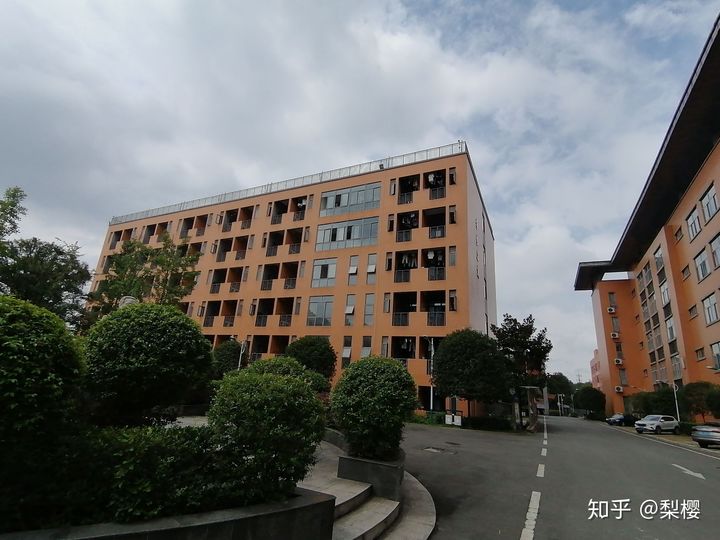 成都天府职业学校收费(成都天府航空职业学校)