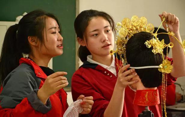 成都女子职业技术学校(成都航空职业技术学校)