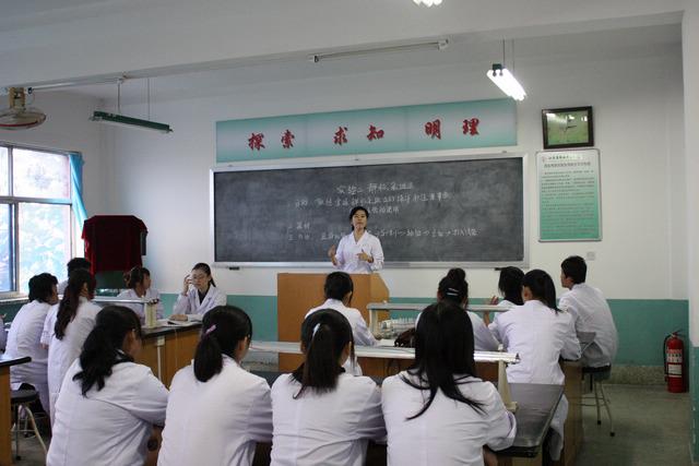 泸州卫生学校招生电话(泸州西南医科附属卫生学校)