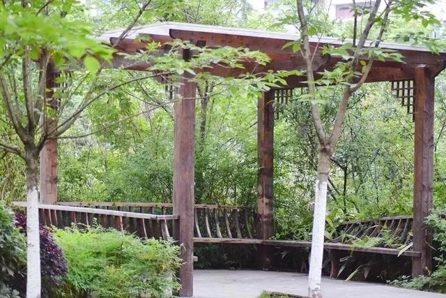 四川工商技术学校收费(四川工商学校成都校区)