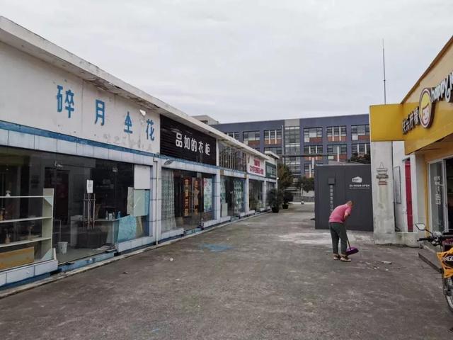 四川工商技术学校收费(四川工商学校成都校区)