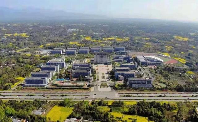 四川工商技术学校收费(四川工商学校成都校区)