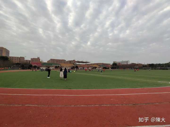 成都希望职业学校好不(成都希望职业学校宿舍照片)