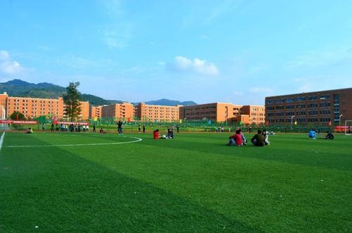 成都公办高铁学校(公办高铁乘务学校)