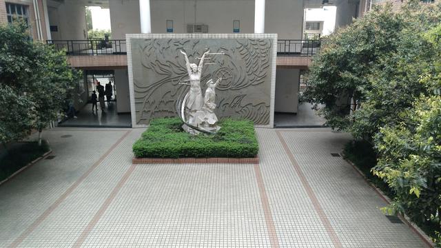 成都成医一附院护士学校的简单介绍图2