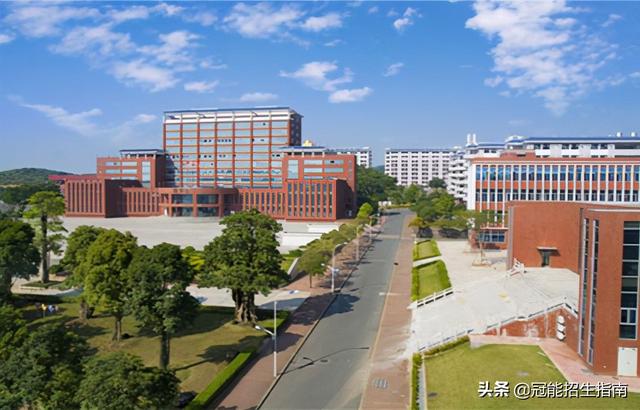 成都中专学校有哪些(成都中专学校有哪些学校)
