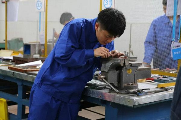 绵阳九洲技工学校(绵阳九洲技工学校是公办还是民办)