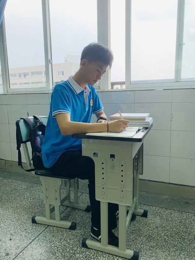 成都市电子信息学校怎么样(成都市电子信息技术学校)