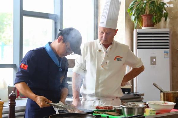 初中毕业学技术学校(初中职业技术学校)