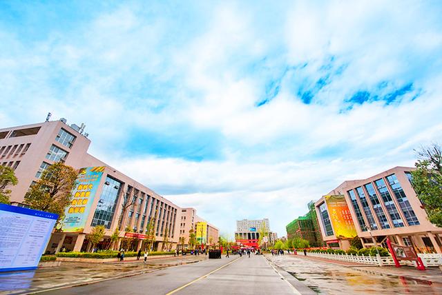 巴中市技工学校(四川省巴中市技工学校)