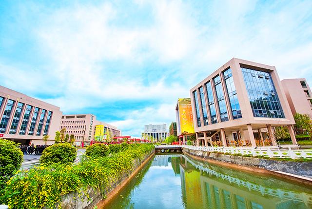 巴中市技工学校(四川省巴中市技工学校)
