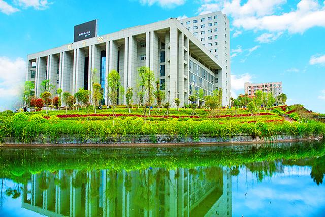 巴中市技工学校(四川省巴中市技工学校)