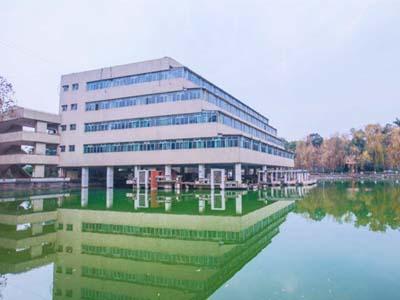 成都市卫校排名前10的学校(湖南卫校排名前10的学校初中)