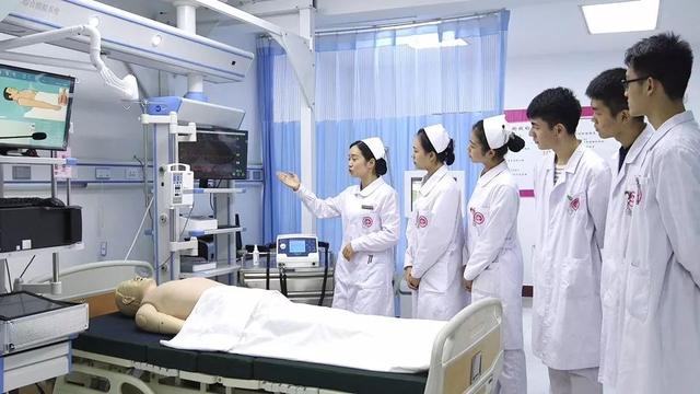 包含四川护理学校在哪里的词条
