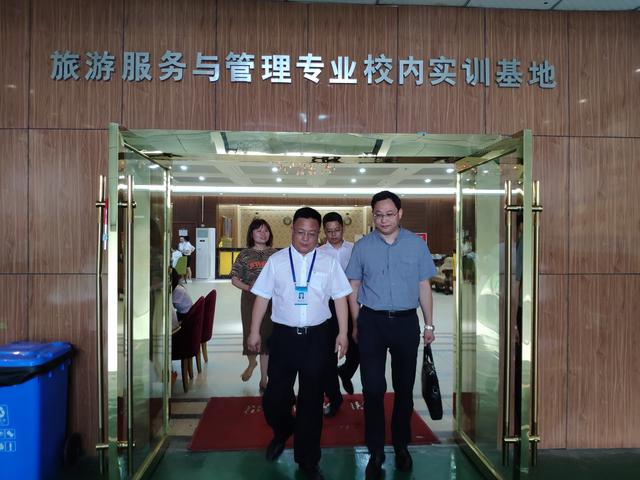 成都电子信息技术学校(成都电子信息技术学校是中专还是大专)