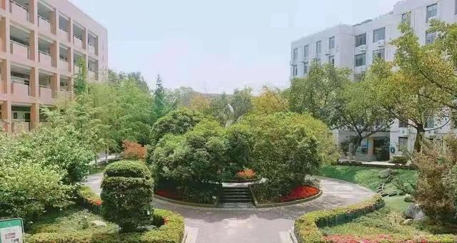 成都有哪些师范学校(成都有哪些师范大学)
