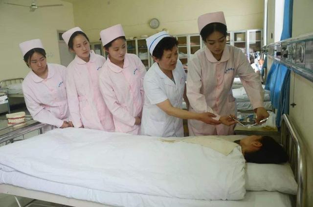 成都华大医药卫生学校地址(成都华大医药卫生学校好不好)