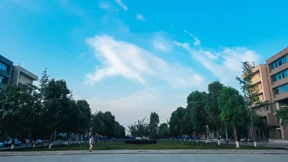 成都天府职业技术学校官网(成都天府职业技术学校是公办还是民办)