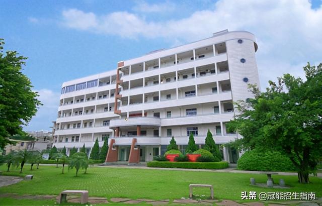 四川公立卫生学校(四川红十字卫生学校是公立还是私立)