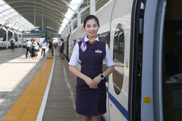 初中学历女生学什么(初中学历女生学什么专业好)