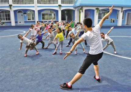 男孩初中学历学什么(男孩学历低学什么技术好)