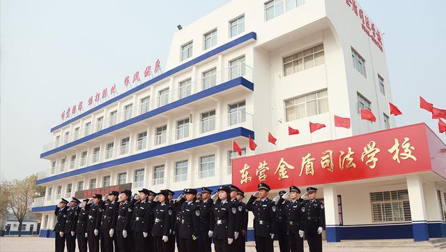 初中毕业上司法专业学校可以吗(初中毕业的外语专业学校)