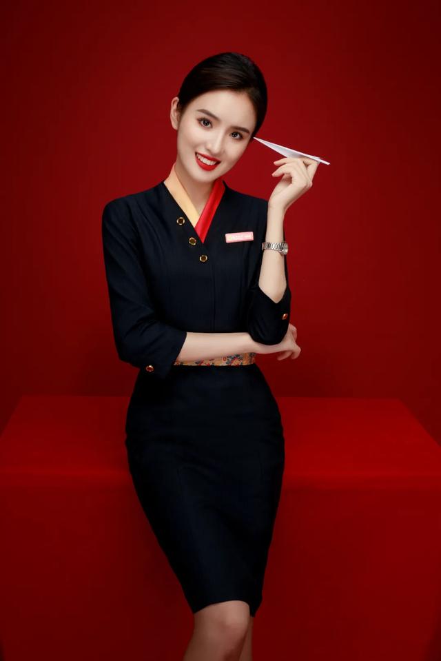 成都空姐学校学费(成都学空姐学校哪个好)