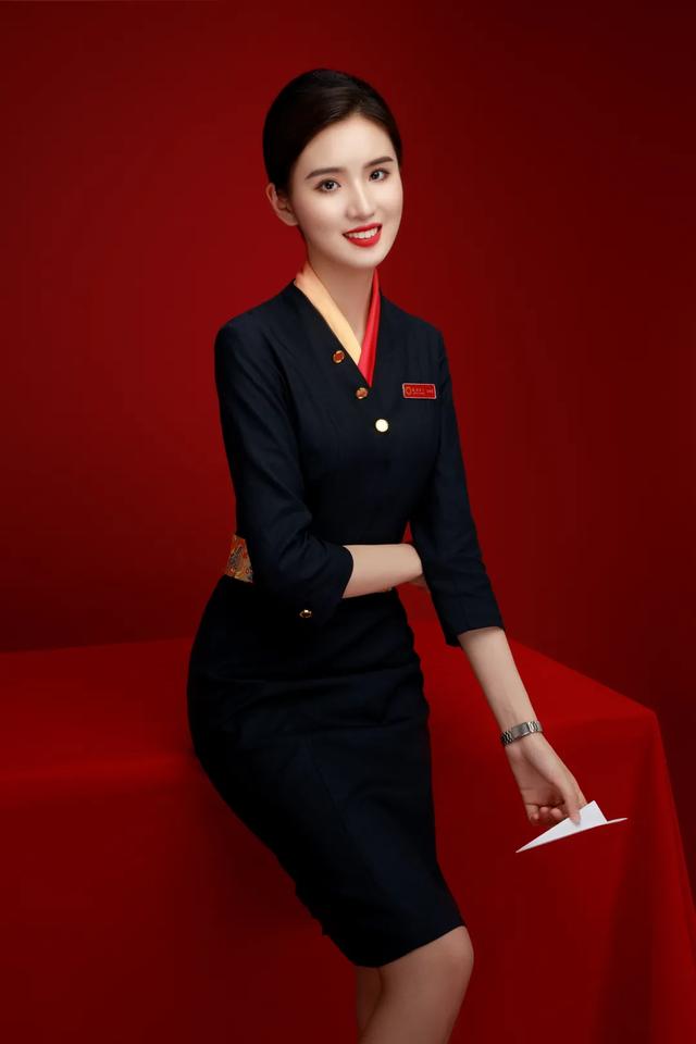 成都空姐学校学费(成都学空姐学校哪个好)