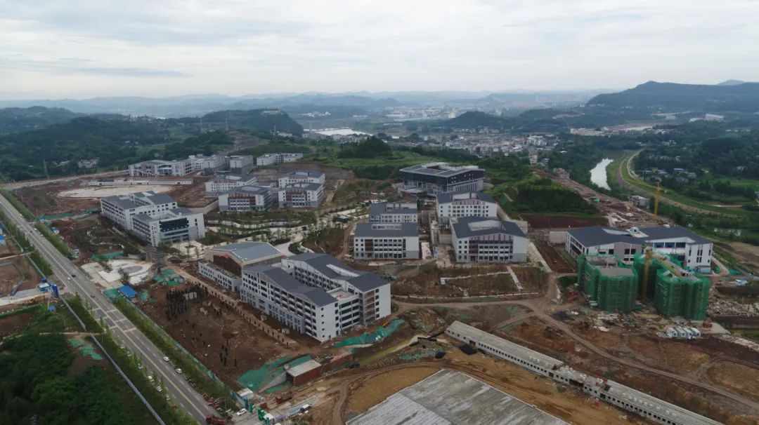 南充职业学校哪个好(南充职业技术职业学校在哪个区)
