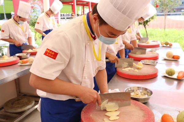 初中毕业生招生学校(新疆招生初中毕业生的学校)
