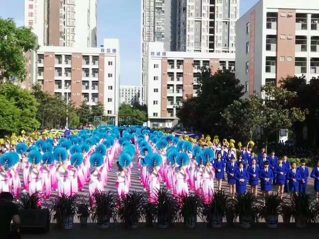 成都华商学校地址(成都华商理工职业学校地址)