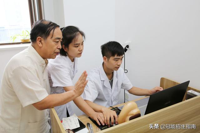 成都的医学院有哪些学校(成都的专科医学院有哪些学校)