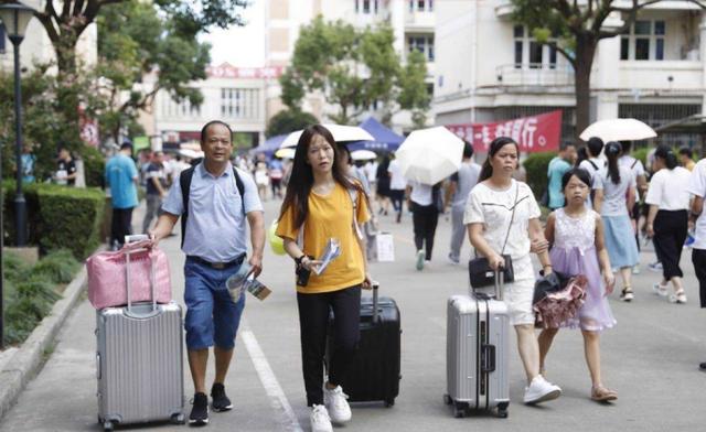 职业学校女生适合学什么专业(职业学校有哪些专业女生学什么好)