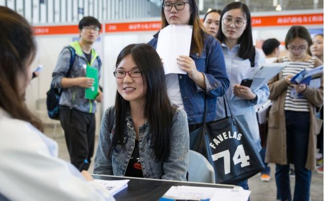 职业学校女生适合学什么专业(职业学校有哪些专业女生学什么好)