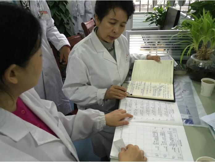 成都中医药大学针灸学校学费(中医针灸培训学校中医针灸培训)