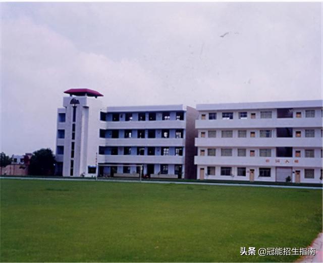 成都中专学校什么好(成都中专学校2021年校园双选会)