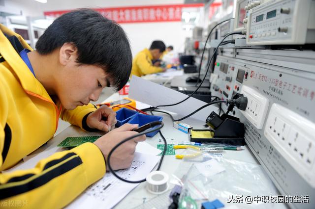 初中没毕业可以读技校吗(小孩初中没毕业可以上技校吗)