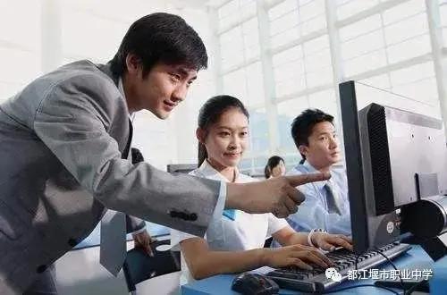 都江堰职业中学学费(都江堰职业中学宿舍)