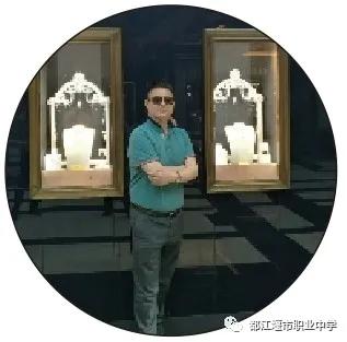都江堰职业中学学费(都江堰职业中学宿舍)