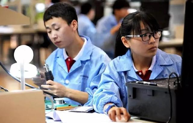 初中毕业上职业高中(初中毕业上职业高中好还是上技校好)