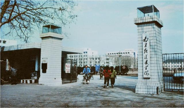 四川铁路学校电话(四川铁路学校有哪些)
