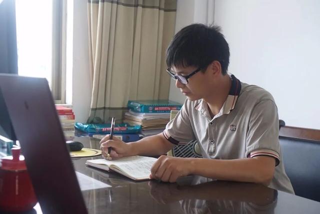 成都火车学校有哪些(北京到成都的火车都经过哪些地方)