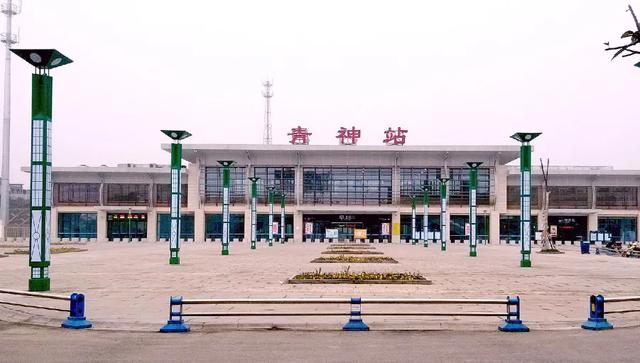 成都艺术职业学院学费(成都艺术职业学院邓一)