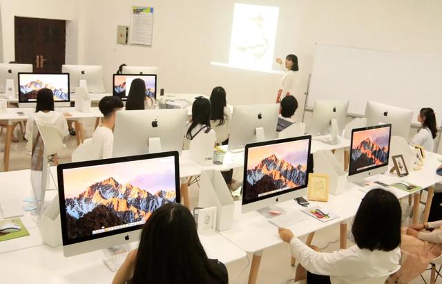 成都艺术职业学院学费(成都艺术职业学院邓一)