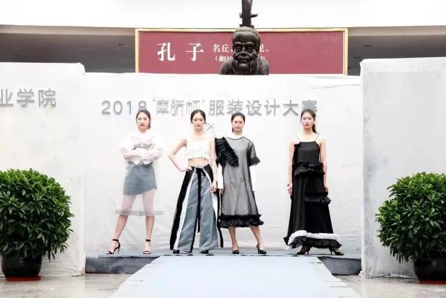 成都艺术职业学院学费(成都艺术职业学院邓一)