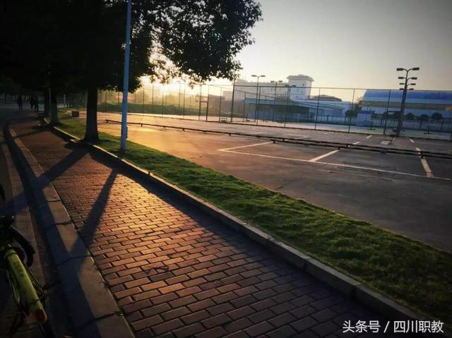 四川比较好的职高(石家庄哪个职高比较好)